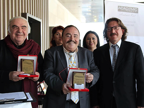 ''SAĞLIKLI BİR TİYATRO İÇİN HEKİMLERDEN SANATÇILARA BÜYÜK DESTEK!''