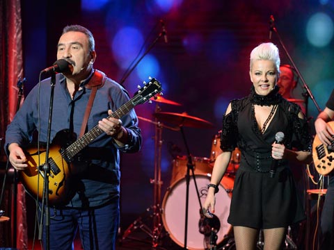 Beyaz Show... ÜMİT BESEN SÜRPRİZİ!