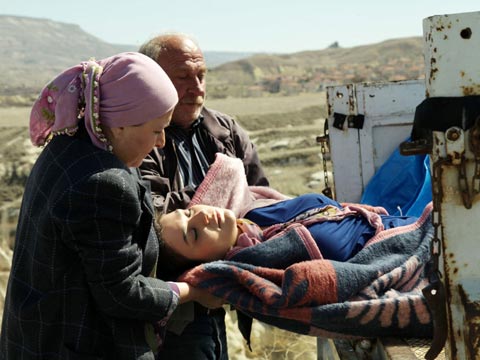 Kırlangıç Fırtınası... KONAĞIN İÇİNDE ÖLÜM KOL GEZİYOR!