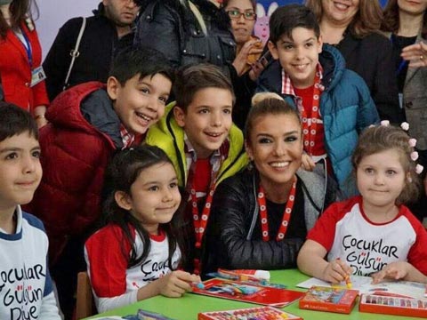 Gülben Ergen... ÇOCUKLAR GÜLSÜN DİYE 37. OKUL!