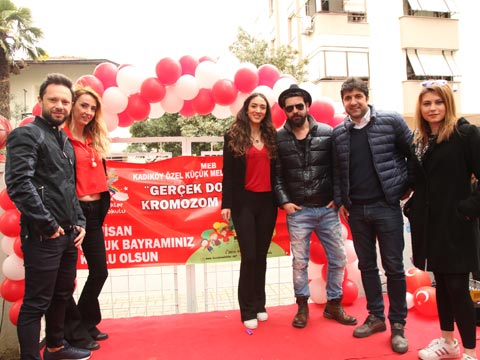 Özgün.. 23 NİSANI'I ÇOCUKLARLA KUTLADI...