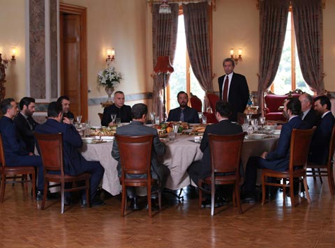 Eşkiya Dünyaya Hükümdar Olmaz... ŞÜPHE KOL GEZİYOR!