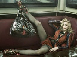 Madonna'dan... 10 MİLYON DOLARLIK POZ!