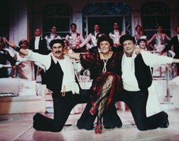 Lüküs Hayat... 25. YILINI KUTLUYOR...