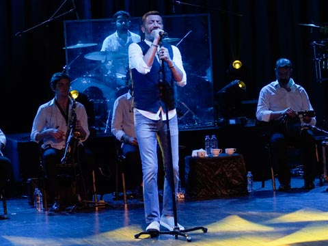 Hakan Altun... YAŞASIN AŞK, YAŞASIN ARABESK!