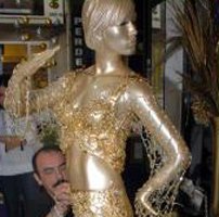 Hadise... KIYAFETİ KAVGA ÇIKARDI!