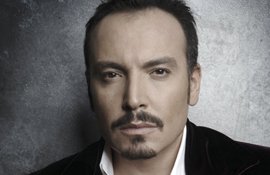 Cenk Eren... BU ADAMA BİRİLERİ SAYGI ÖĞRETMELİ...