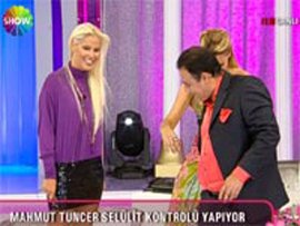 Mahmut Tuncer... CANLI YAYINDA BACAK KONTROLü!..