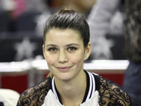 Beren Saat... "SONU 'İZM' İLE BİTEN KELİMELERDEN KORKUYORLAR"!..