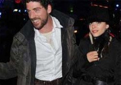 Cemal Hünal..."ISSIZ ADAM" EVLENİYOR!