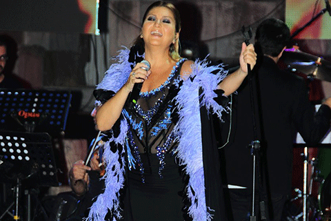 Sibel Can... KONSER MARATONU HASTANELİK ETTİ!