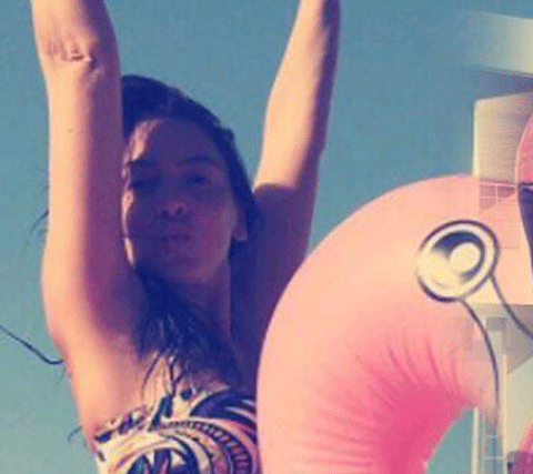 Hadise... BİKİSİNİ GİYDİ, PLAJA İNDİ!