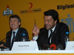 `Beyaz, Hepatit'le savaş gönüllüsü oldu... İĞNE YAPMAYI ÖĞRENECEK?