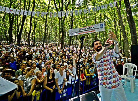 Ferman Toprak... BİNLERCE 'DERT ORTAĞI' İLE SELFİE!