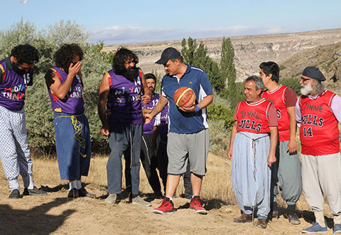 ‘’Ay Lav Yu Tuu’’... TINNE KÖYÜ’NDE AMERİKAN FUTBOLU!