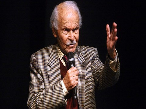 Muzaffer İzgü... USTA YAZAR, YAŞAMA VEDA ETTİ!..