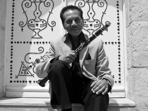 Barbaros Erköse... "SENSİZ YAŞANMAZ" BELGESELİ İLE BLU TV'DE!..