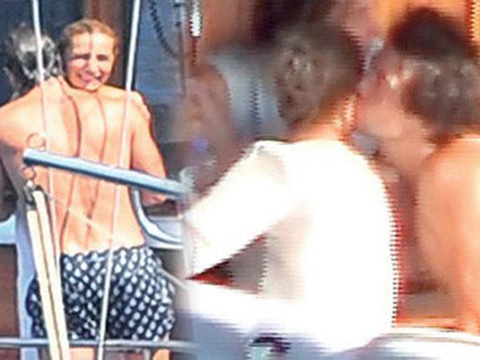 Sıla-Ahmet Kural... TATİLDE DUDAK DUDAĞA AŞK!