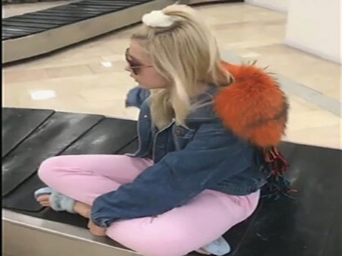 Aleyna Tilki... HAVAALANINDA BAGAJ TAŞIMA KONVEYÖRÜNE BİNDİ OLANLAR OLDU!..