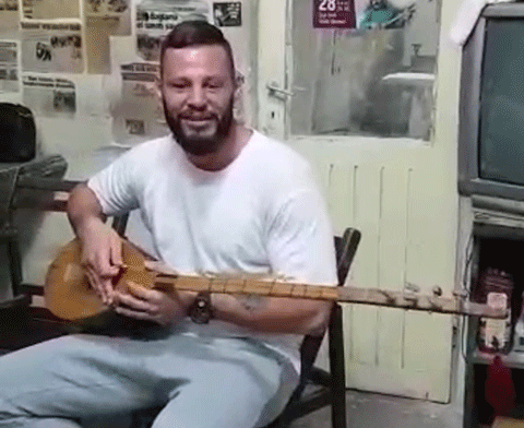 Avatar Atakan... AŞIK VEYSEL'İN 90 YILLIK SAZIYLA ÇALDI, SÖYLEDİ!