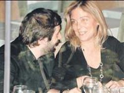 Osman Tan Erkır... PLAYBOYLARA TAŞ ÇIKARTIYOR...