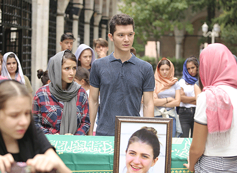 Kırgın Çiçekler...YANGINDAN KİMLER KURTULABİLECEK?