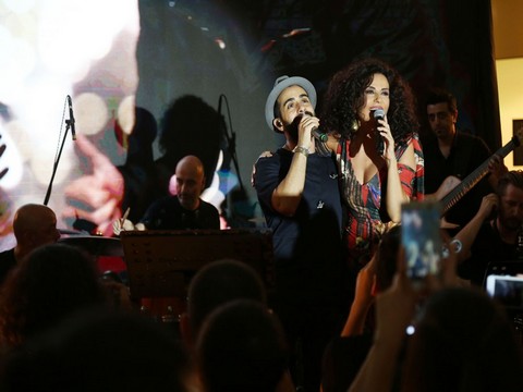 Ayşegül Aldinç - Gökhan Türkmen... AYNI SAHNEDE "DURUM LEYLA"!..