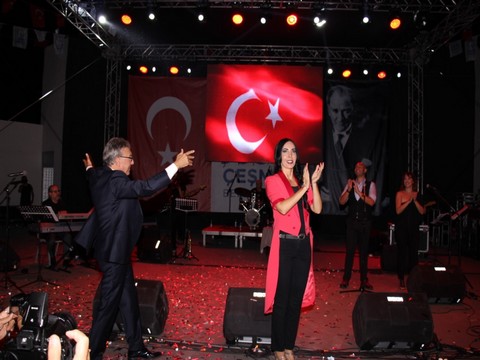 Ali - Aysun Kocatepe... CUMHURİYET BALOSU İÇİN YOLCULUK LOS ANGELES!..