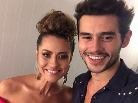 Derya Uluğ - Cem Belevi... MARİNADA COŞKU DOLU KONSER!..