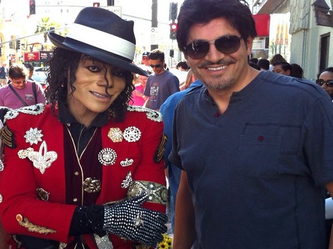 Ekin... MİCHAEL JACKSON’IN DUBLÖRÜNÜ KLİBİNDE OYNATTI!..