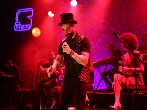 Gökhan Türkmen... SEZONUN İLK AKUSTİK KONSERİ!..