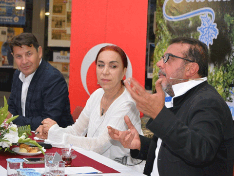 Nebil Özgentürk - Leman Sam... GELENEKSEL ÇINARALTI SOHBETLERİNDE!