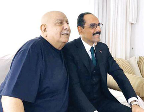 Arif Sağ... ÖĞRENCİSİNİN ZİYARETİ DUYGULANDIRDI!