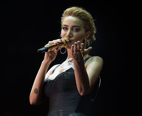 Sıla... SÜRPRİZ KONUK!