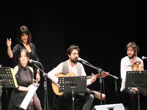 İclal Aydın... ÖYKÜLERİ İLE MÜZİKLİ YOLCULUĞA ÇIKARDI!..