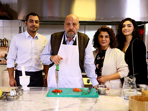 Hayat Sırları... “KUZGUN AİLESİNİN” ÇARPICI HİKAYESİ HERKESİ SARACAK!