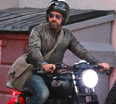 Gerard Butler... MOTOSİKLET KAZASI GEÇİRDİ!