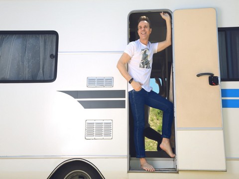 Soner Arıca... TATİLE KARAVANLA ÇIKTI!..