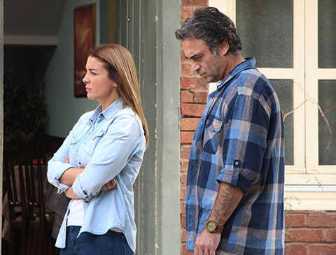 Kalbimdeki Deniz... MİRAT OĞLUNUN GİTMESİNE ENGEL OLAMAZ!