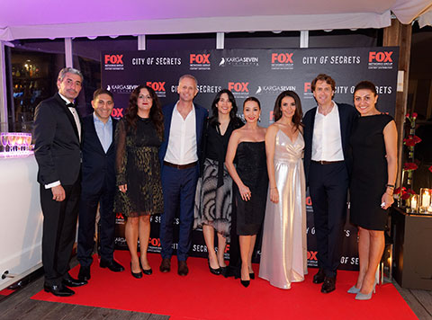 Kayıtdışı... CANNES'DE GÖVDE GÖSTERİSİ!