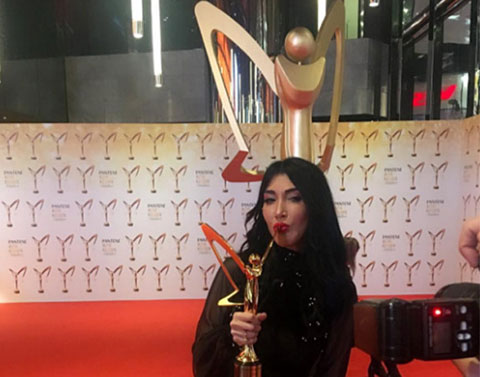 Hande Yener... ZEHİR ZEMBEREK 'ALTIN KELEBEK' AÇIKLAMASI!