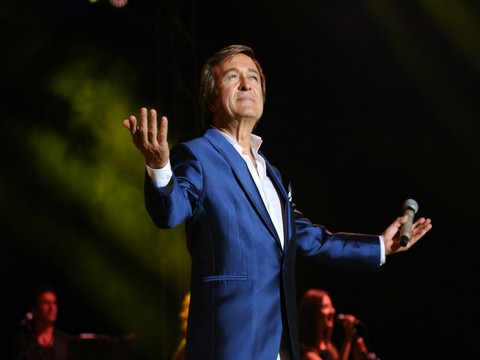 Erol Evgin... İZMİR'DE MÜZİK RÜZGARI!..