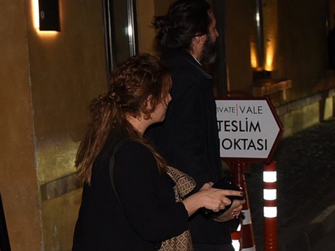 Şebnem Bozoklu... YENİ SEVGİLİSİ İLE EL ELE!..