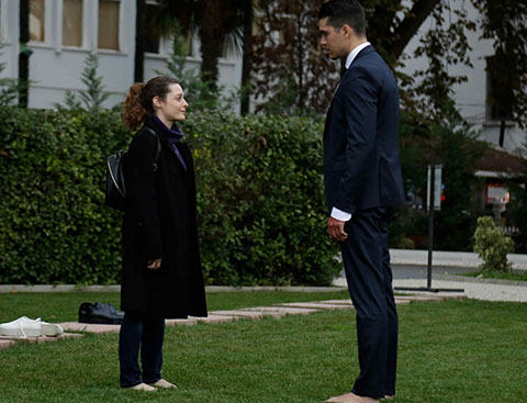 Seven Ne Yapmaz... KADER AĞLARINI ÖRÜYOR!