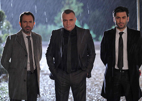 Eşkiya Dünyaya Hükümdar Olmaz... SULAR ISINIYOR!