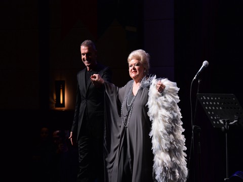 Neşe Karaböcek... ÜSKÜDAR'DA SEVENLERİYLE BULUŞTU!..