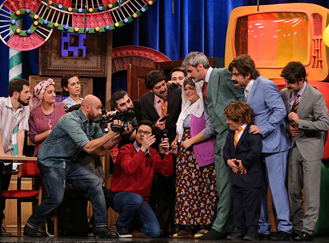 Güldür Güldür Show... ÜNLÜ KONUKLARLA DEVAM!