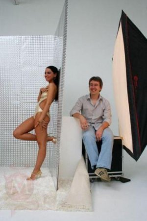 Hadise... TEK GECELİK İLİŞKİLERİN KRALİÇESİ!..