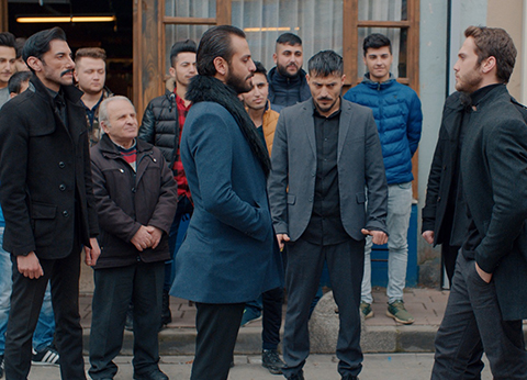 Çukur... YAMAÇ, SENA VE SERDAR’DAN HANGİSİ VURULACAK?