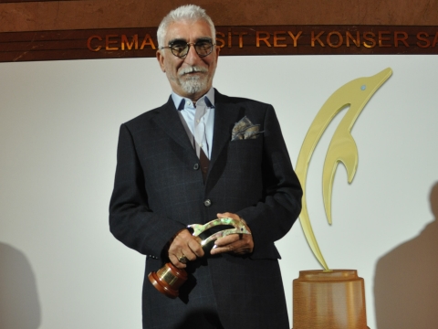 Cezmi Baskın... MURTAZA FİLMİYLE ÖDÜLDEN ÖDÜLE KOŞUYOR!
